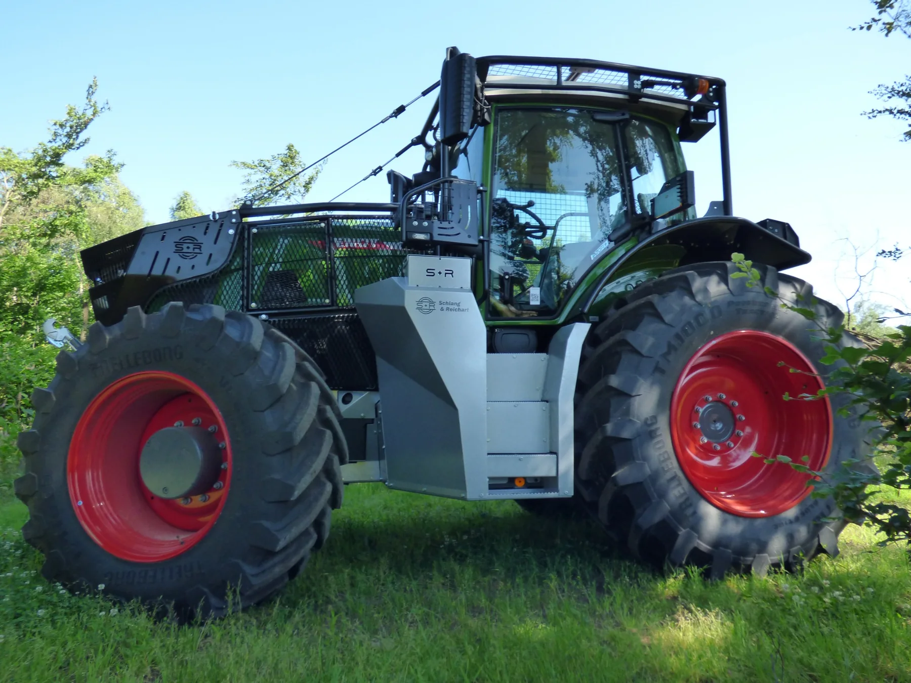 Réalisation de blindage forestier et protection forestière Fendt 900 Gen 6 et Gen 7