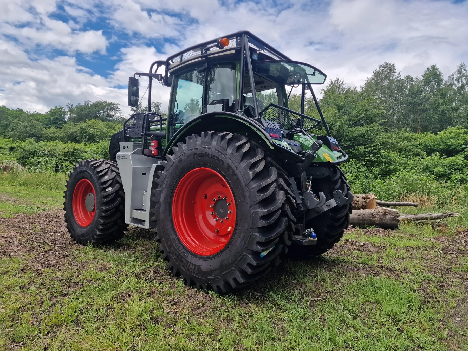 Réalisation de blindage forestier et protection forestière Fendt 900 Gen 6 et Gen 7