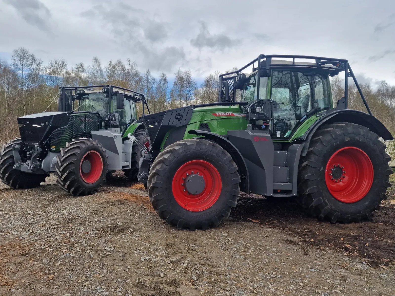 Tracteur Fendt équipé de protections forestières S&R
