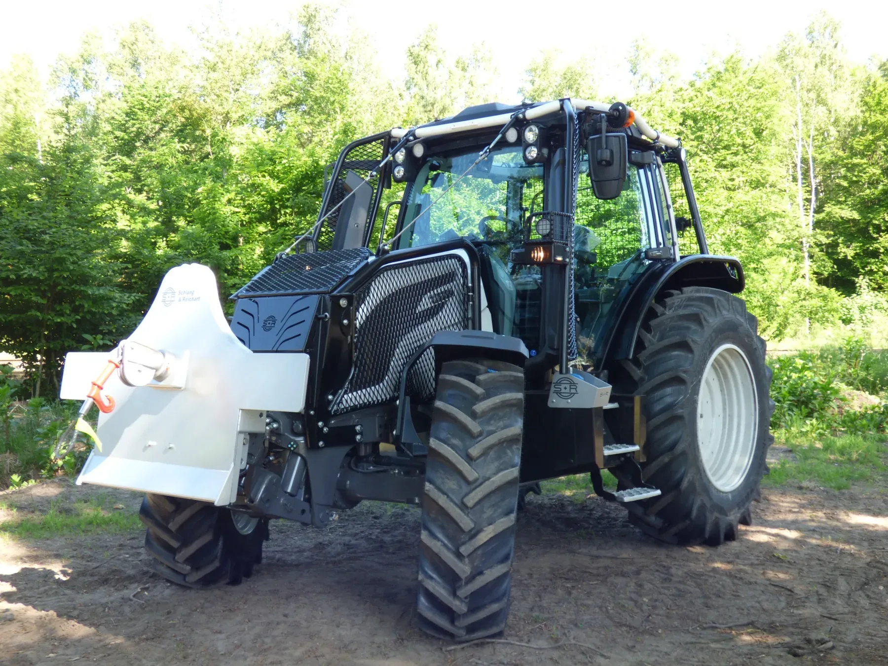 Blindage forestier et protection forestière pour tracteur par S&R Equipement Forestier