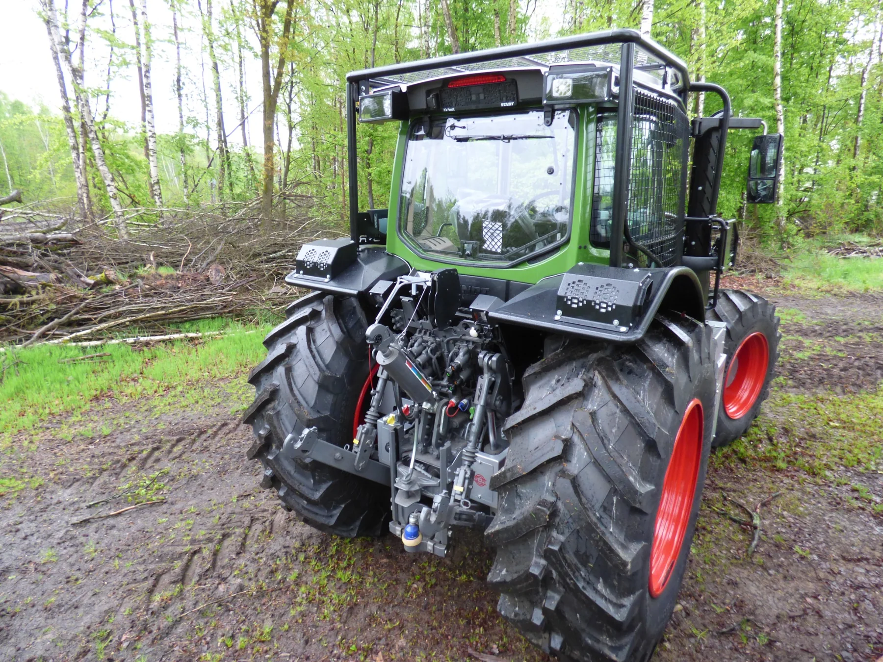 Réalisation de blindage forestier et protection forestière Fendt 900 Gen 6 et Gen 7